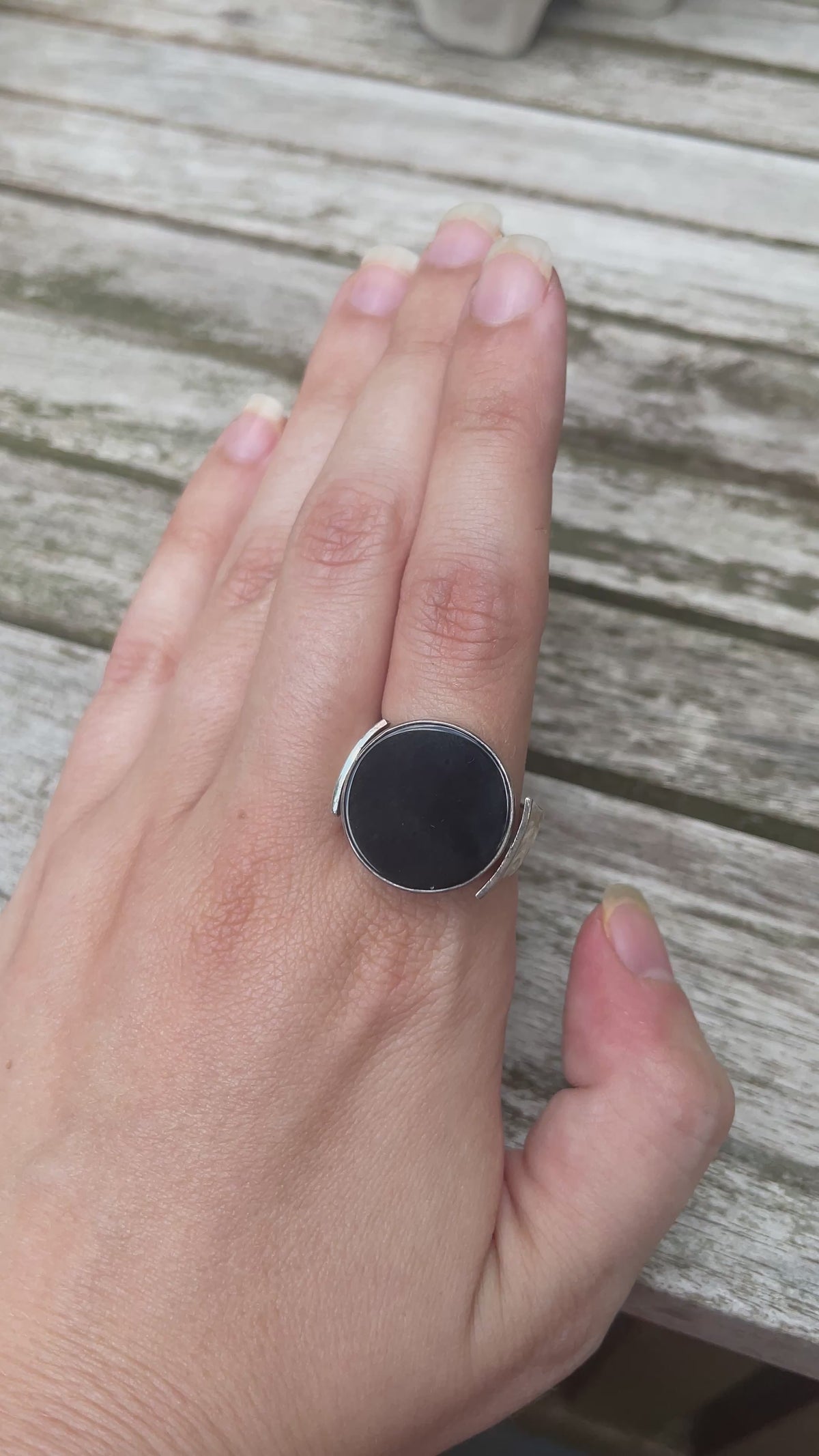 Vintage Mother of Pearl & Obsidian Spinner Signet Ring