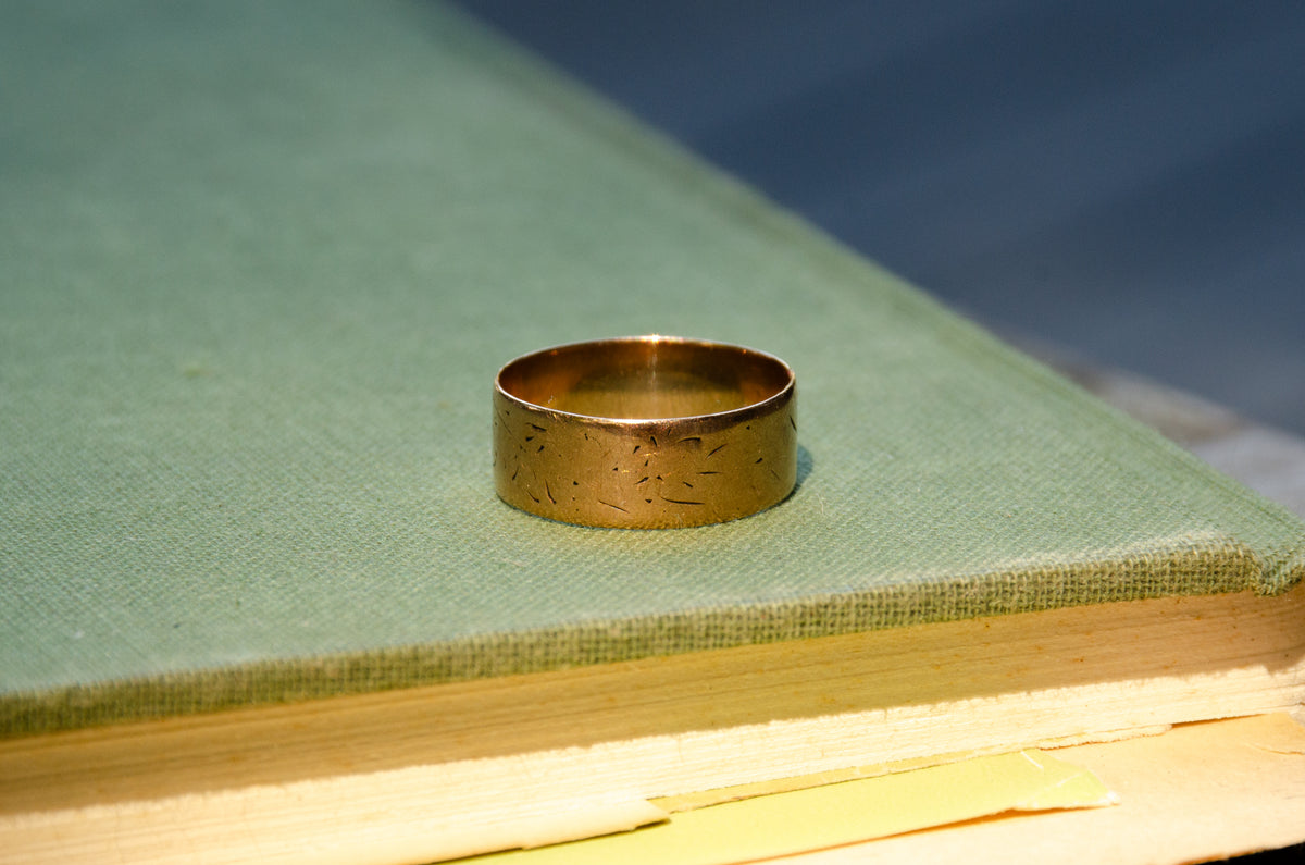 Victorian Engraved Swallow Motif Cigar Band